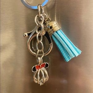 Minnie Mouse pendant keychain
